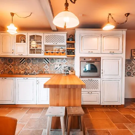 Stuk House - Happy Apartment Celje