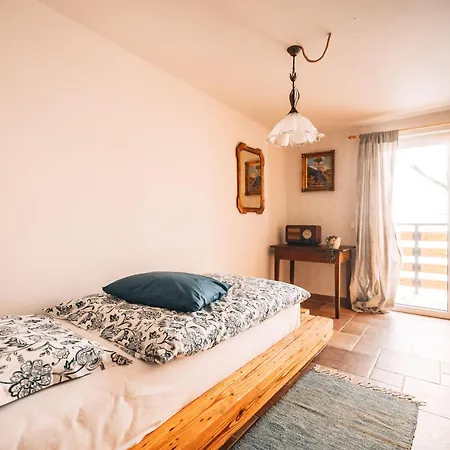 Stuk House - Happy Apartment