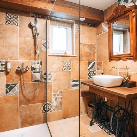 Stuk House - Happy Apartment Celje